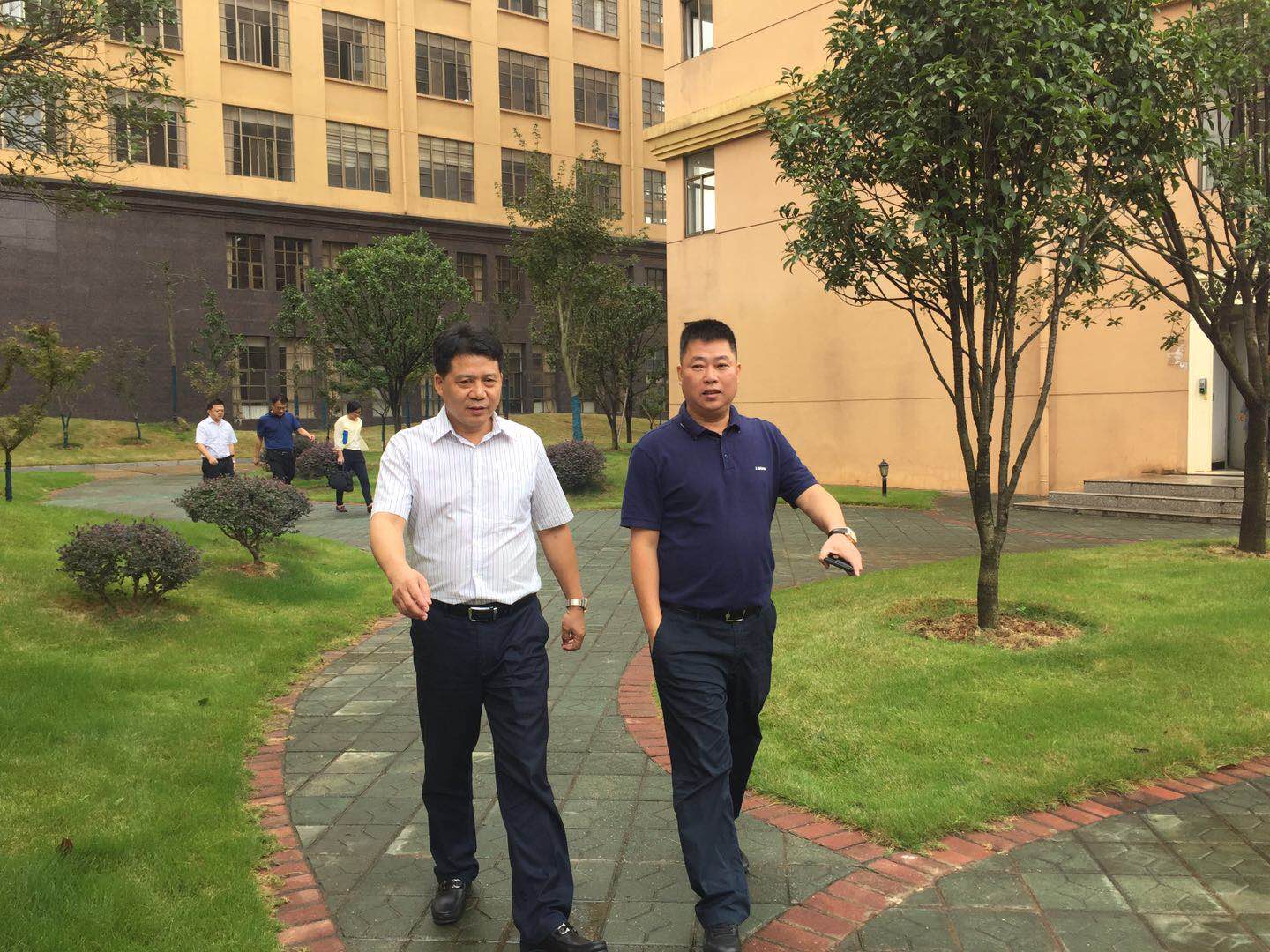 公司總經(jīng)理張端清一行赴湖北金盛蘭冶金科技有限公司考察調(diào)研