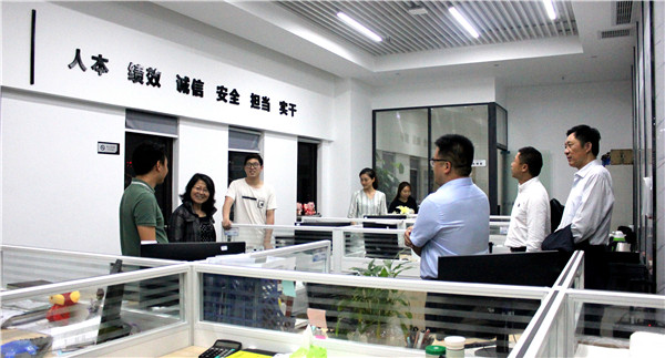 集團公司工會主席柴云妹一行到重慶中拓調(diào)研指導工作