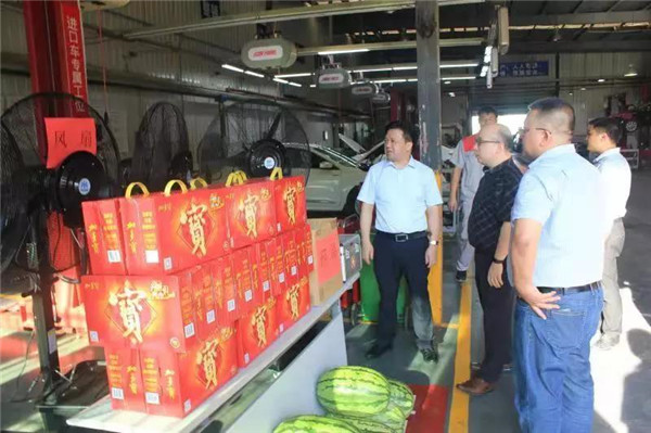 炎炎夏日話安全，生產(chǎn)一線送清涼——公司領(lǐng)導(dǎo)到生產(chǎn)一線開展安全檢查和送清涼活動(dòng)