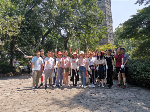 不忘初心，公益隨行 ——鋼鐵四部黨支部與財務(wù)資產(chǎn)管理部黨支部攜手開展公益活動