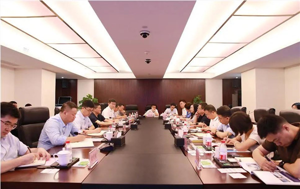 愛(ài)康集團(tuán)董事長(zhǎng)鄒承慧一行到訪我司