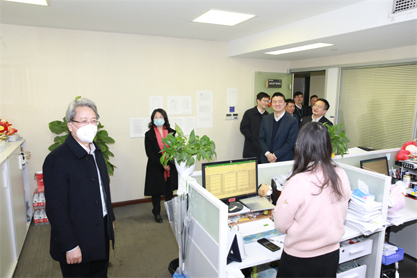 集團(tuán)公司領(lǐng)導(dǎo)到我司走訪慰問