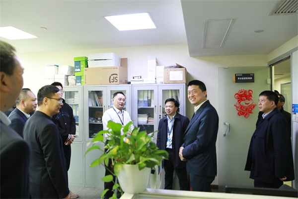 送祝福、鼓干勁，公司領(lǐng)導(dǎo)班子慰問在杭各單位員工