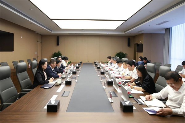 蕭山區(qū)委副書(shū)記、區(qū)長(zhǎng)姜永柱調(diào)研浙商中拓