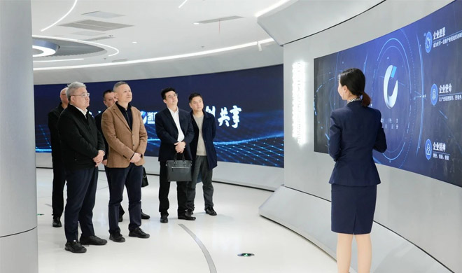 安邦護衛(wèi)集團黨委副書記盧衛(wèi)東到訪我司