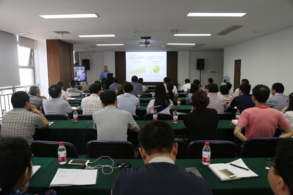 公司舉辦二季度黨委中心組（擴大）學習會暨“中拓電商訓(xùn)練營”專題培訓(xùn)