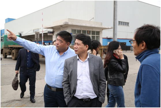 公司董事長袁仁軍一行到平行進口汽車部考察調(diào)研