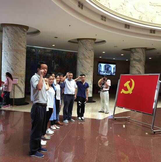 公司第十三黨支部參觀百色起義紀(jì)念館，永葆黨員先進(jìn)性