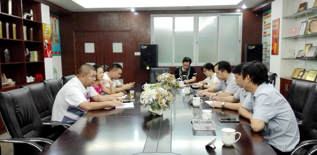 公司總經理張端清一行前往金海不銹鋼系列企業(yè)考察調研