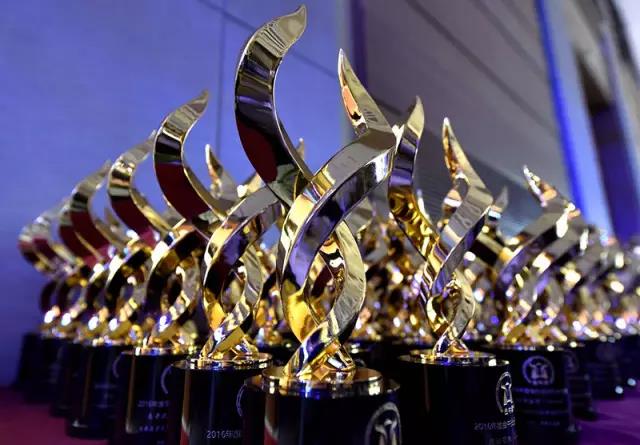 2016年度上市公司金牛獎揭榜！ 浙商中拓及董秘潘潔榮登榜單